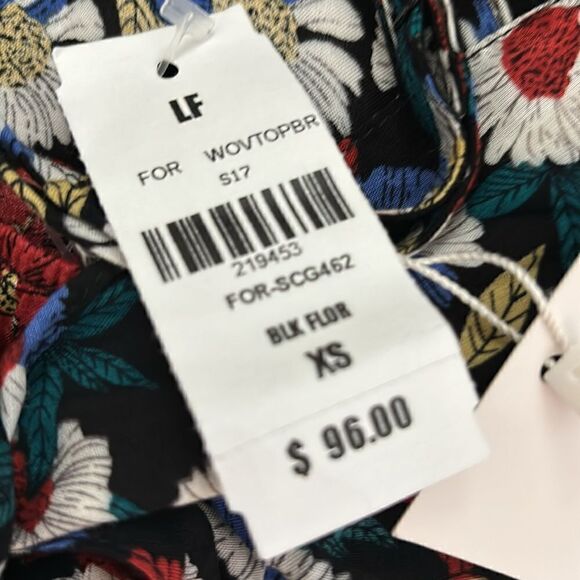 LF/Dress Decode Floral Halter Top - Picture 5 of 6